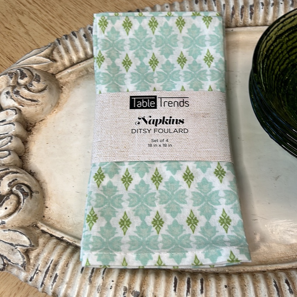 Table Trends Cotton Napkins (4 Napkins) NWT